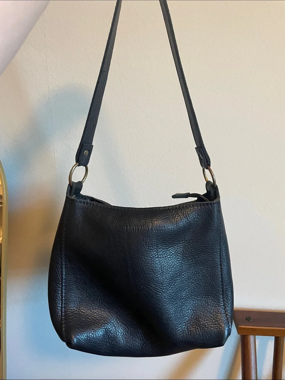 Portland Leather Black Pebbled Leather Triangle Shoulder Bag - Picture 1 of 7